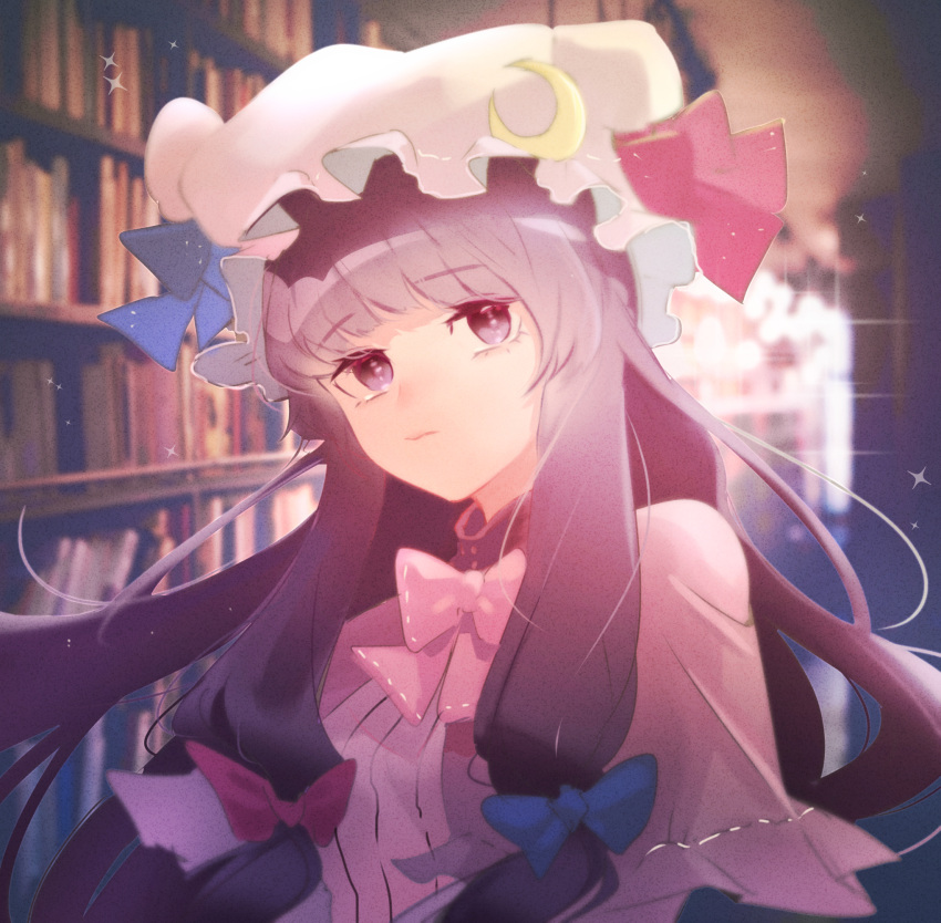1girl bangs blue_bow blue_ribbon blunt_bangs blurry blurry_background book bookshelf bow bowtie capelet commentary crescent crescent_hat_ornament dress eyebrows_visible_through_hair hair_bow hat hat_ornament hat_ribbon highres korean_commentary library long_hair mob_cap patchouli_knowledge pink_bow pink_bowtie pink_capelet purple_hair red_bow red_ribbon repya9 ribbon sidelocks solo sparkle striped striped_dress touhou upper_body vertical-striped_dress vertical_stripes white_dress white_headwear
