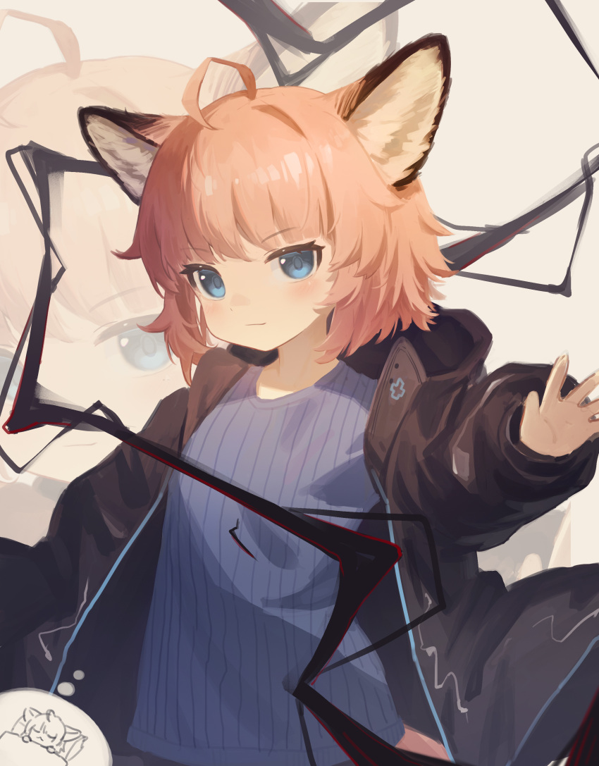 1girl absurdres ahoge alternate_costume animal_ears arknights black_jacket blue_eyes blue_shirt brown_hair chibi chibi_inset eyebrows_visible_through_hair fox_ears fox_girl fox_tail hand_up highres jacket lmonster_guai looking_at_viewer open_clothes open_jacket originium_arts_(arknights) shirt short_hair solo sussurro_(arknights) tail thought_bubble upper_body v-shaped_eyebrows zoom_layer