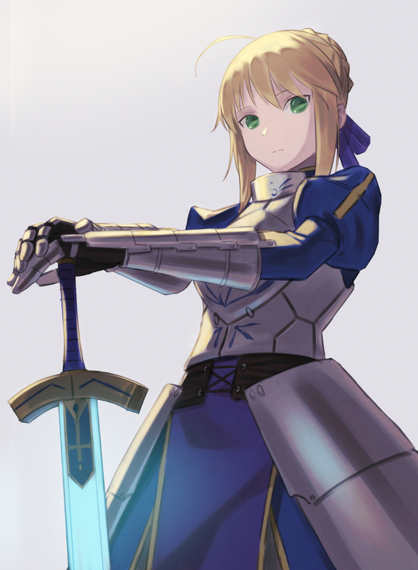 1girl ahoge armor armored_boots armored_dress artoria_pendragon_(all) bangs blonde_hair blue_dress blue_ribbon boots braid breastplate breasts closed_mouth commentary_request dress excalibur fate/stay_night fate_(series) full_body gauntlets green_eyes grey_footwear hair_ribbon highres holding holding_sword holding_weapon juliet_sleeves long_dress long_sleeves looking_at_viewer puffy_sleeves ribbon saber shimizu_art short_hair simple_background solo standing sword weapon