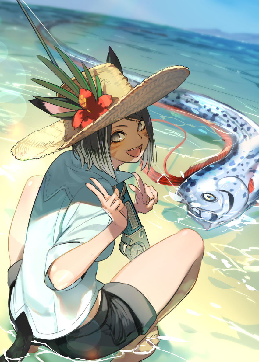 1girl absurdres animal_ears avatar_(ff14) bangs barefoot beach black_eyes black_hair cat_ears cat_tail commission day double_v ears_through_headwear facial_mark final_fantasy final_fantasy_xiv fish fishing fishing_rod from_behind hat hide_(hideout) highres horizon looking_at_viewer looking_back miqo'te ocean open_mouth outdoors shirt short_hair shorts skeb_commission sleeves_rolled_up solo squatting straw_hat swept_bangs tail v water whisker_markings