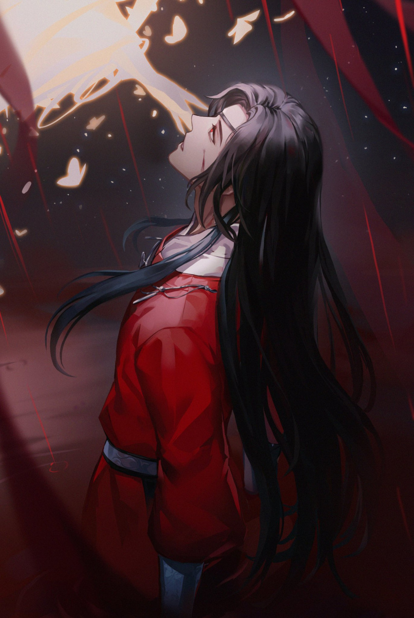 1boy black_hair bug butterfly chinese_clothes earrings eyepatch ggnn2222 highres hua_cheng jewelry long_hair long_sleeves male_focus solo tian_guan_ci_fu very_long_hair wide_sleeves