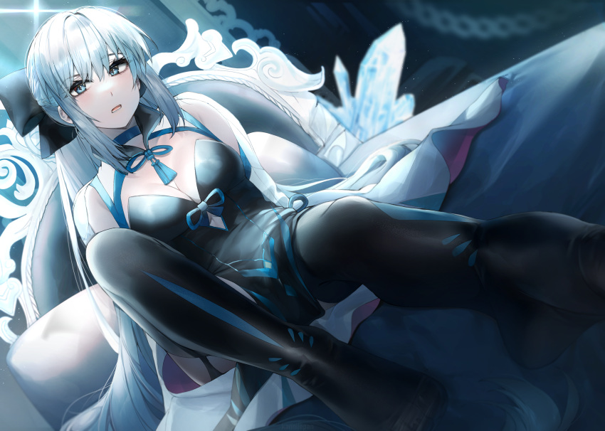1girl absurdres bangs black_bow black_dress blue_eyes bow braid breasts dress fate/grand_order fate_(series) french_braid highres kanniiepan large_breasts long_hair long_sleeves looking_at_viewer morgan_le_fay_(fate) ponytail sidelocks solo two-tone_dress very_long_hair white_dress