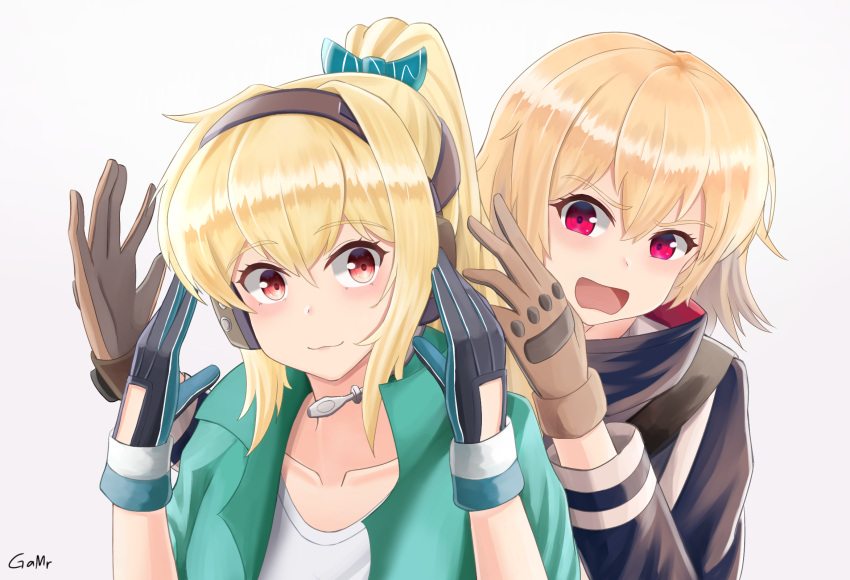 artist_name bangs blonde_hair bow cosplay ear_protection eyebrows_visible_through_hair gamryous girls_frontline gloves green_hairband hair_bow hairband highres holding iris_(material_sniper)' iris_(material_sniper)'_(cosplay) jacket long_hair material_sniper multicolored_clothes multicolored_gloves ponytail red_eyes scw_(girls'_frontline) smile sv-98_(girls'_frontline)
