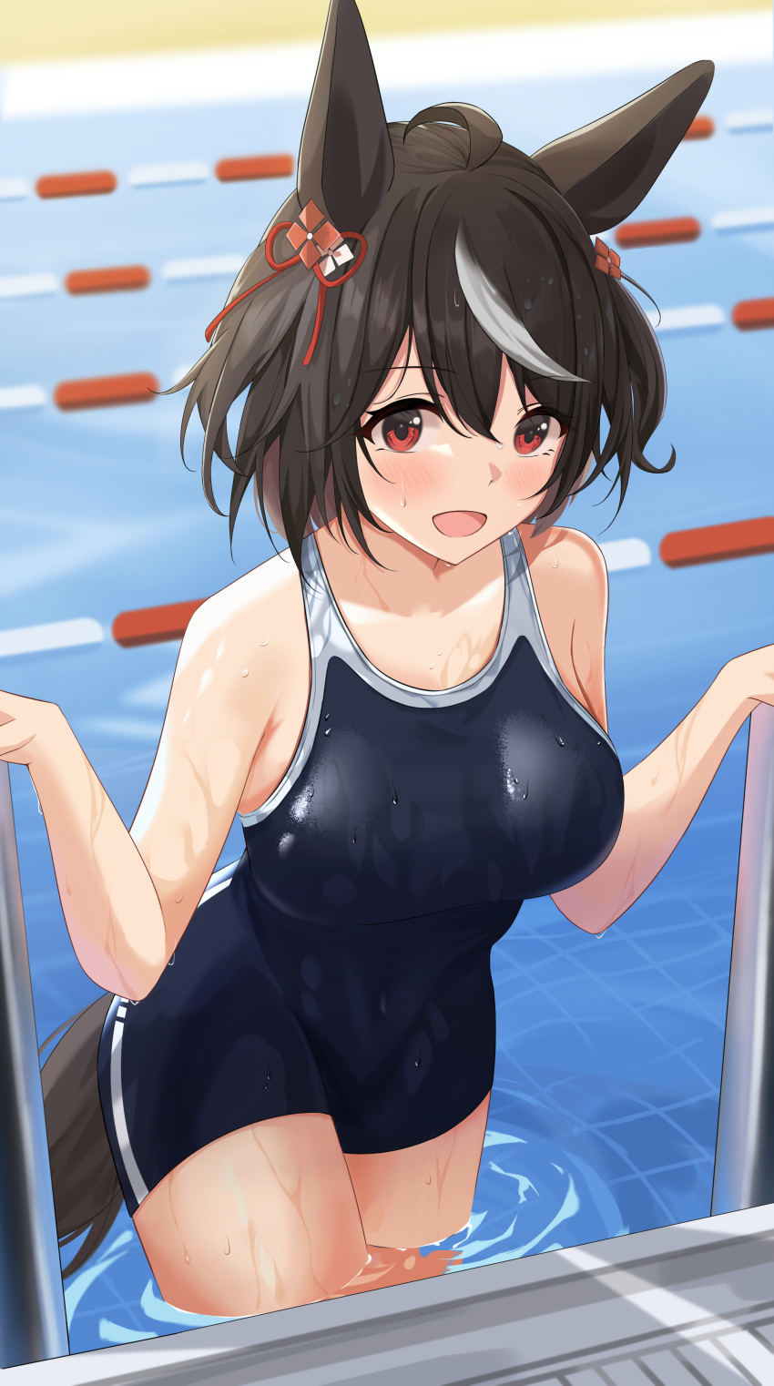 1girl absurdres ahoge animal_ears bare_shoulders black_hair blurry blurry_background breasts cathy_idx commentary_request ear_ornament ear_ribbon highres horse_ears horse_girl horse_tail kitasan_black_(umamusume) large_breasts looking_at_viewer multicolored_hair one-piece_swimsuit open_mouth pool red_eyes solo streaked_hair swimsuit tail umamusume wet white_hair