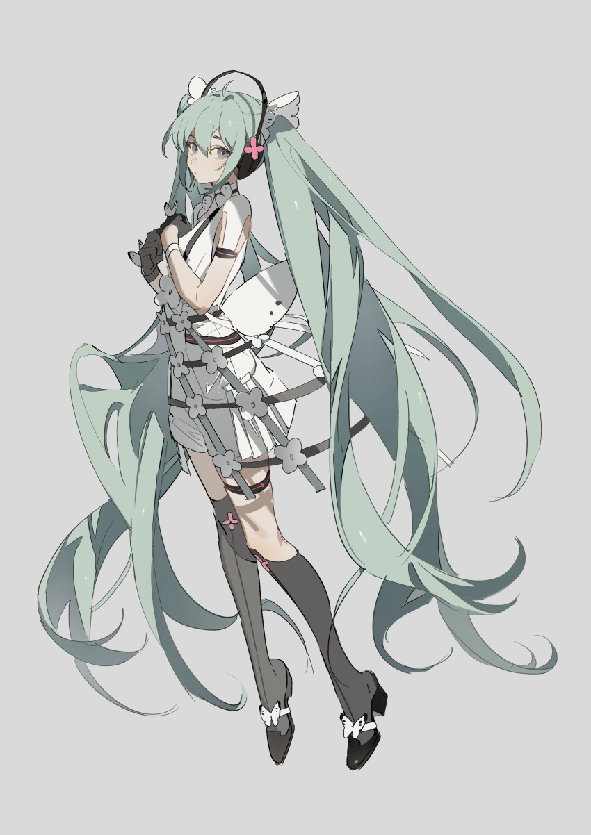 1girl absurdres bangs black_footwear black_gloves black_legwear commentary dress eyebrows_behind_hair full_body gloves green_hair grey_background grey_eyes hair_between_eyes hands_up hatsune_miku headphones high_heels highres kneehighs long_hair pleated_dress short_sleeves simple_background single_kneehigh single_thighhigh solo standing thigh-highs twintails very_long_hair vocaloid white_dress zhibuji_loom