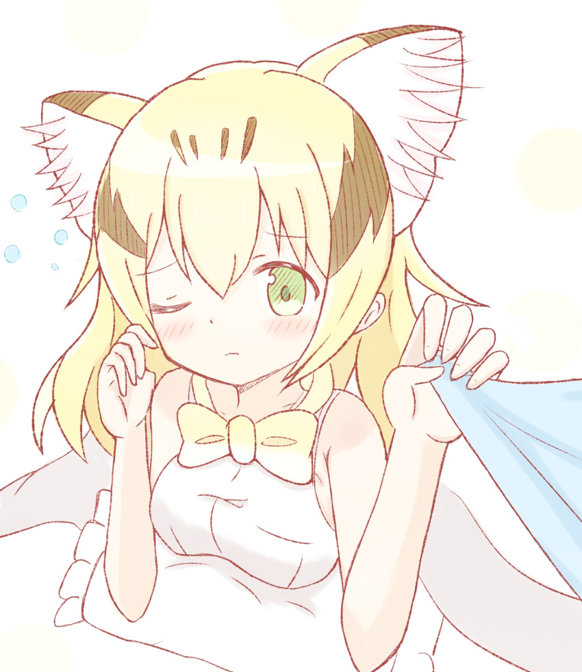 1girl animal_ear_fluff animal_ears bangs bare_arms bare_shoulders black_hair blonde_hair blush bow bowtie breasts cat_ears closed_mouth commentary_request eyebrows_visible_through_hair frilled_pillow frills green_eyes hair_between_eyes hands_up highres kemono_friends medium_breasts multicolored_hair one_eye_closed pillow sand_cat_(kemono_friends) shirt sleeveless sleeveless_shirt solo sunanuko_(ramuneko) two-tone_hair under_covers white_background white_bow white_bowtie white_shirt yellow_bow yellow_bowtie