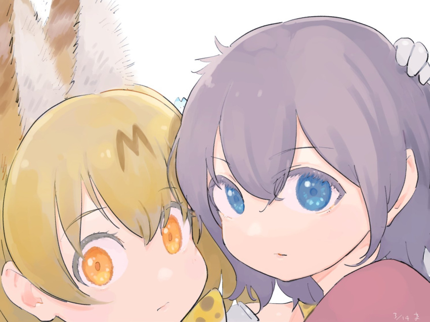2girls animal_ears black_hair blonde_hair blue_eyes cat_ears cat_girl close-up elbow_gloves extra_ears eyebrows_visible_through_hair gloves hand_on_another's_head kaban_(kemono_friends) kemono_friends looking_at_viewer multiple_girls necktie no_hat no_headwear print_gloves print_necktie red_shirt serval_(kemono_friends) serval_print shirt short_hair t-shirt wamawmwm yellow_eyes