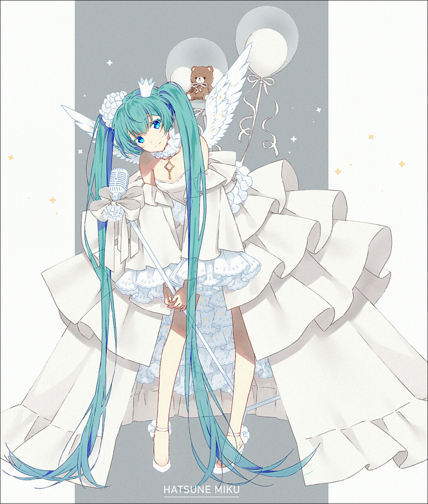 1girl angel_wings ankle_flower ankle_strap balloon bare_legs bare_shoulders beads bent_over blue_eyes blue_hair breasts character_name choker closed_mouth colored_eyelashes commentary crown detached_sleeves diamond_(gemstone) doily dot_nose dress eyebrows_visible_through_hair feathered_wings feathers flower frilled_choker frills full_body grey_background hair_between_eyes hair_flower hair_ornament hakusai_(tiahszld) hatsune_miku head_tilt high_heels highres holding holding_microphone_stand jewelry layered_dress layered_sleeves legs_apart long_dress long_hair looking_at_viewer microphone microphone_stand mini_crown mini_wings pendant_choker see-through small_breasts smile solo sparkle standing straight_hair strapless strapless_dress stuffed_animal stuffed_toy symbol-only_commentary teddy_bear translucent_hair twintails two-tone_background very_long_hair vocaloid white_background white_dress white_flower white_footwear white_sleeves white_wings wide_sleeves wings