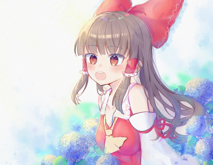 1girl ascot bangs bare_shoulders blue_background blush bow brown_hair detached_sleeves eyebrows_visible_through_hair flower hair_bow hair_tubes hakurei_reimu highres hydrangea long_hair looking_at_viewer open_mouth red_bow red_eyes ribbon_trim sidelocks solo ssmlqzdss touhou upper_body