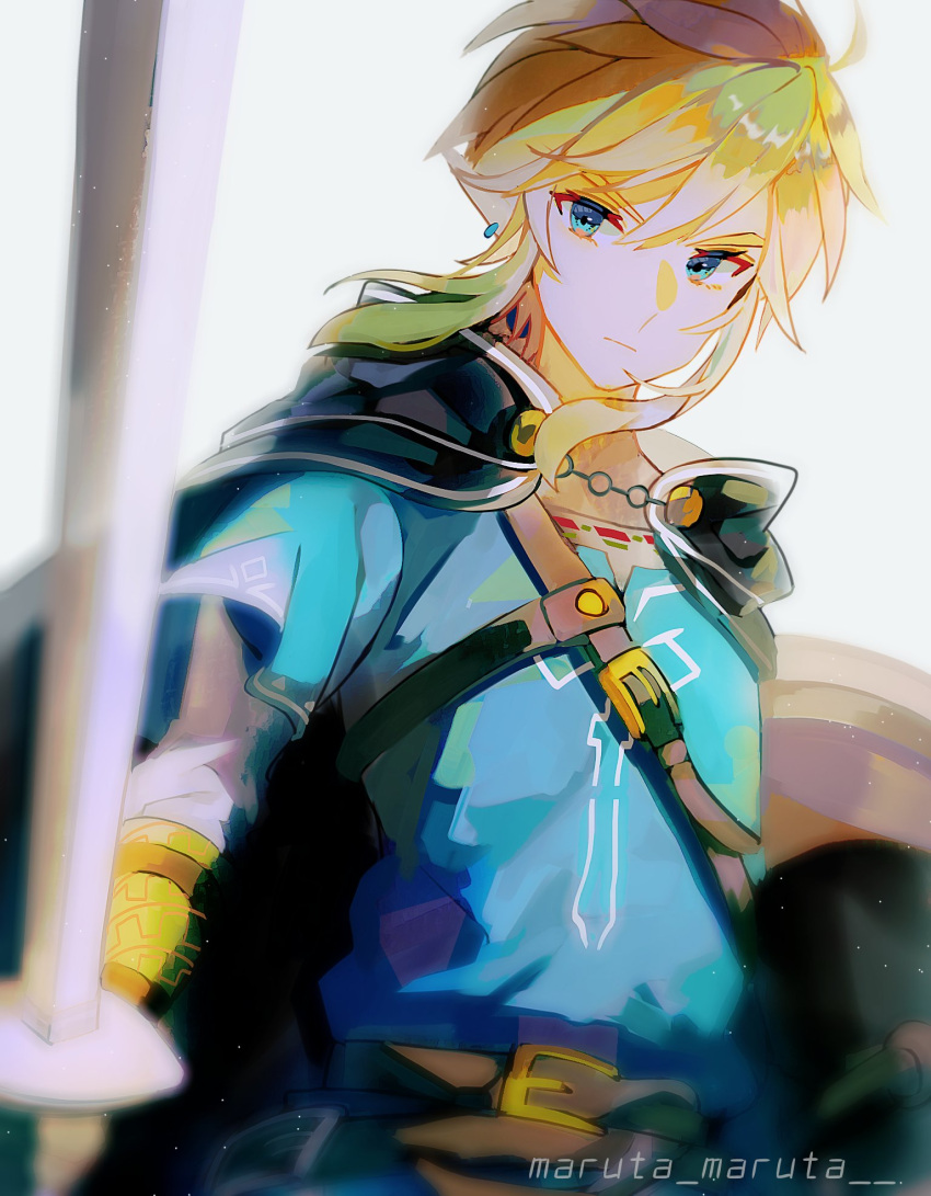 1boy artist_name bangs black_cape blonde_hair blue_eyes blue_shirt cape earrings highres holding holding_sword holding_weapon jewelry link looking_at_viewer maruta_maruta pointy_ears shiny shiny_hair shirt simple_background solo sword the_legend_of_zelda the_legend_of_zelda:_breath_of_the_wild upper_body weapon white_background