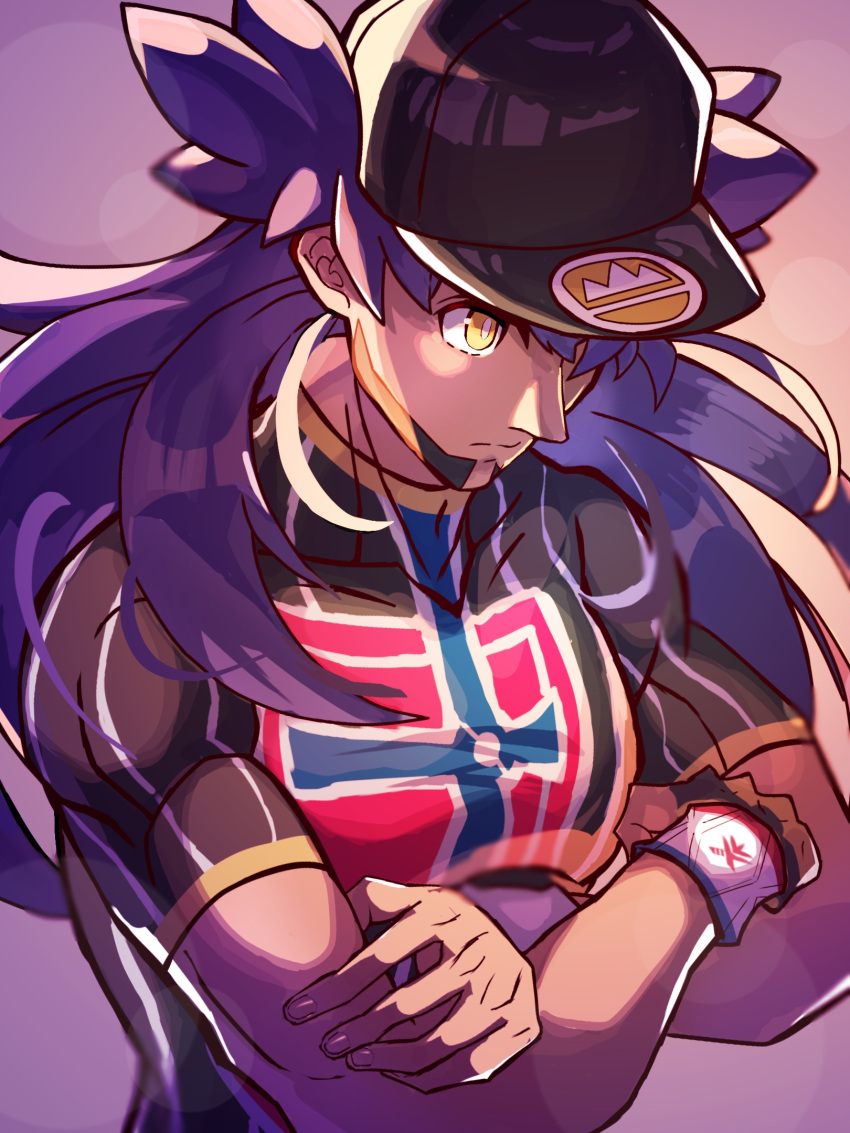 1boy bangs baseball_cap blurry bright_pupils champion_uniform closed_mouth commentary_request crossed_arms dark-skinned_male dark_skin dynamax_band facial_hair gloves hat highres imu_(acmg3475) leon_(pokemon) long_hair male_focus partially_fingerless_gloves pectorals pokemon pokemon_(game) pokemon_swsh purple_hair shield_print shirt short_sleeves single_glove solo split_mouth sword_print upper_body white_pupils yellow_eyes