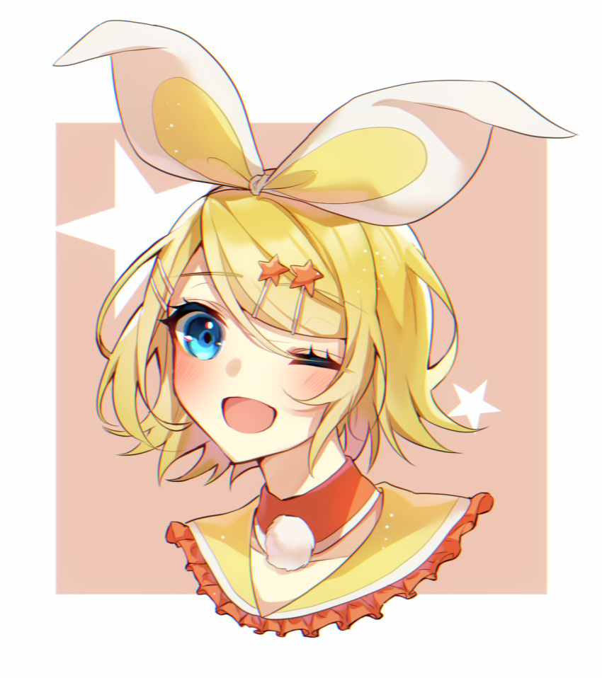 1girl ;d aryuma772 blonde_hair blue_eyes blush bow choker collarbone hair_bow hair_ornament highres kagamine_rin one_eye_closed open_mouth orange_choker portrait shiny shiny_hair short_hair smile solo star_(symbol) star_hair_ornament two-tone_bow vocaloid white_bow yellow_bow