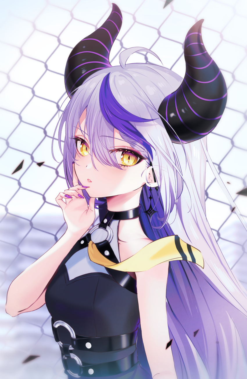 1girl ahoge akaike bangs bare_arms bare_shoulders black_dress chain-link_fence demon_horns dress eyebrows_visible_through_hair fence fingernails hair_between_eyes hand_up highres hololive horns la+_darknesss long_fingernails long_hair looking_at_viewer multicolored_hair nail_polish necktie parted_lips purple_hair purple_nails silver_hair sleeveless sleeveless_dress solo streaked_hair upper_body virtual_youtuber yellow_eyes yellow_necktie
