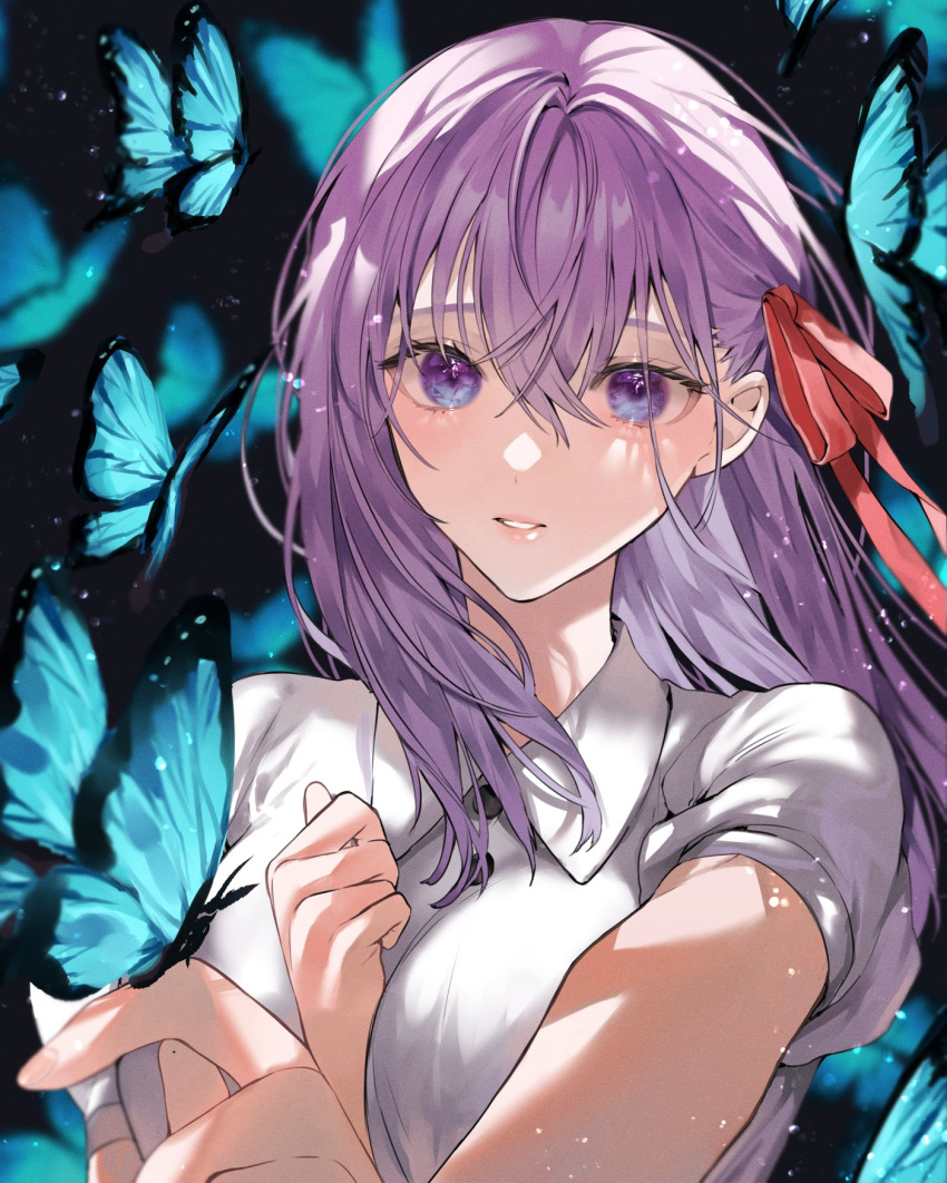 1girl bangs black_background blue_butterfly blush bug butterfly dress fate/hollow_ataraxia fate/stay_night fate_(series) hair_ribbon highres light_particles long_hair looking_at_viewer matou_sakura purple_hair red_ribbon ribbon shimatori_(sanyyyy) shiny shiny_clothes shiny_hair short_sleeves solo upper_body violet_eyes white_dress