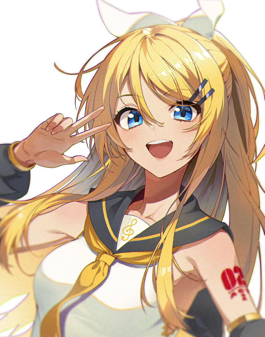 :d alternate_hair_length alternate_hairstyle blonde_hair blue_eyes collarbone commentary detached_sleeves eyebrows_visible_through_hair hair_between_eyes hair_ornament hairband hairclip highres kabu_(niniko2ko) kagamine_rin long_hair looking_at_viewer neckerchief older rin-chan_now!_(vocaloid) simple_background smile upper_body vocaloid w white_background white_hairband yellow_neckerchief