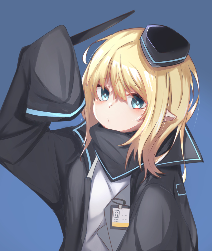 1girl absurdres arknights arm_up bangs black_headwear black_jacket blonde_hair blue_background blue_eyes closed_mouth commentary_request durin_(arknights) eyebrows_visible_through_hair hair_between_eyes hat highres holding holding_wand jacket koutei_pengin_1-gou long_hair long_sleeves looking_at_viewer mini_hat open_clothes open_jacket pointy_ears shirt simple_background sleeves_past_fingers sleeves_past_wrists solo tilted_headwear upper_body wand white_shirt