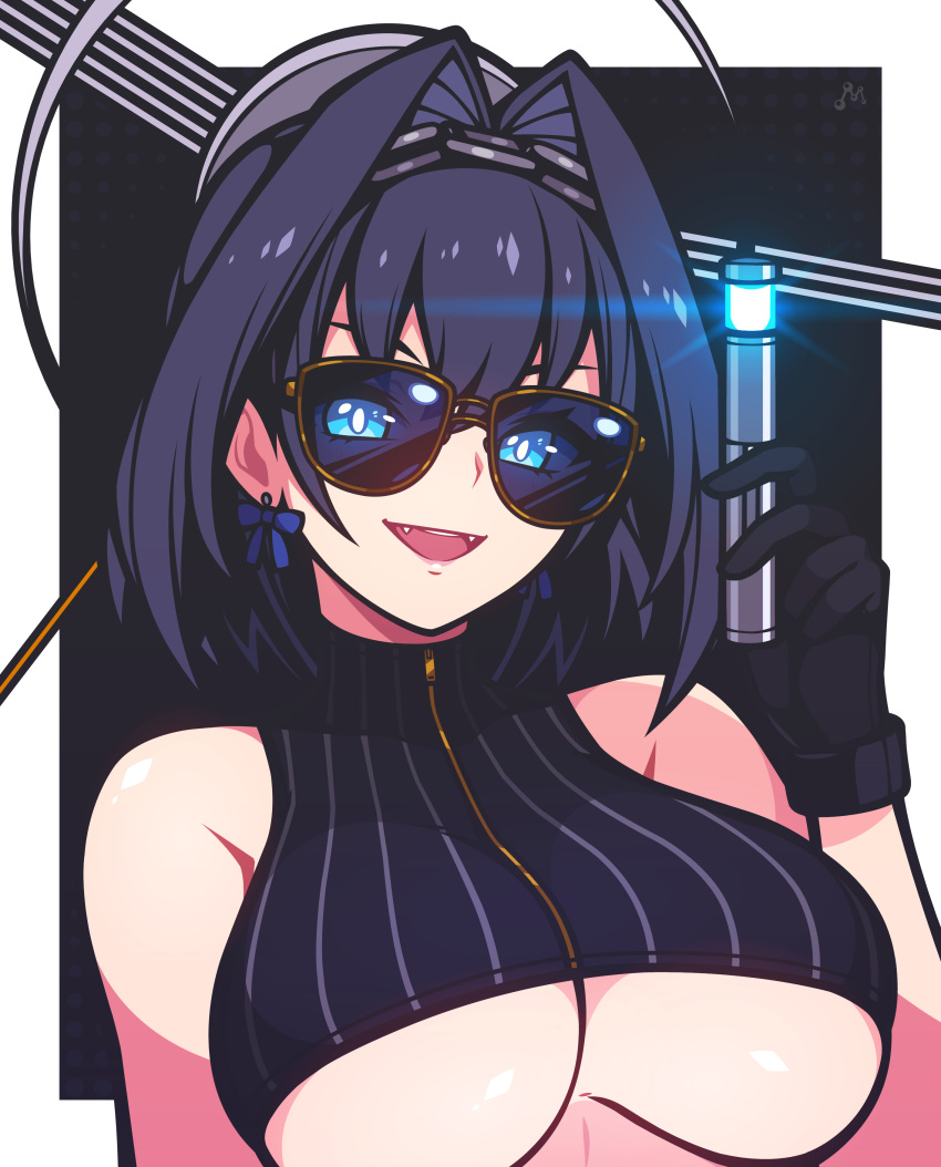 1girl :d absurdres bacon_strips black_background black_gloves black_hair blue_eyes bow bow_earrings breasts commentary earrings eyes_visible_through_eyewear fangs gloves glowing hair_intakes head_chain highres hololive hololive_english jewelry large_breasts medium_hair men_in_black neuralyzer ouro_kronii smile solo sunglasses two-tone_background under_boob upper_body virtual_youtuber white_background