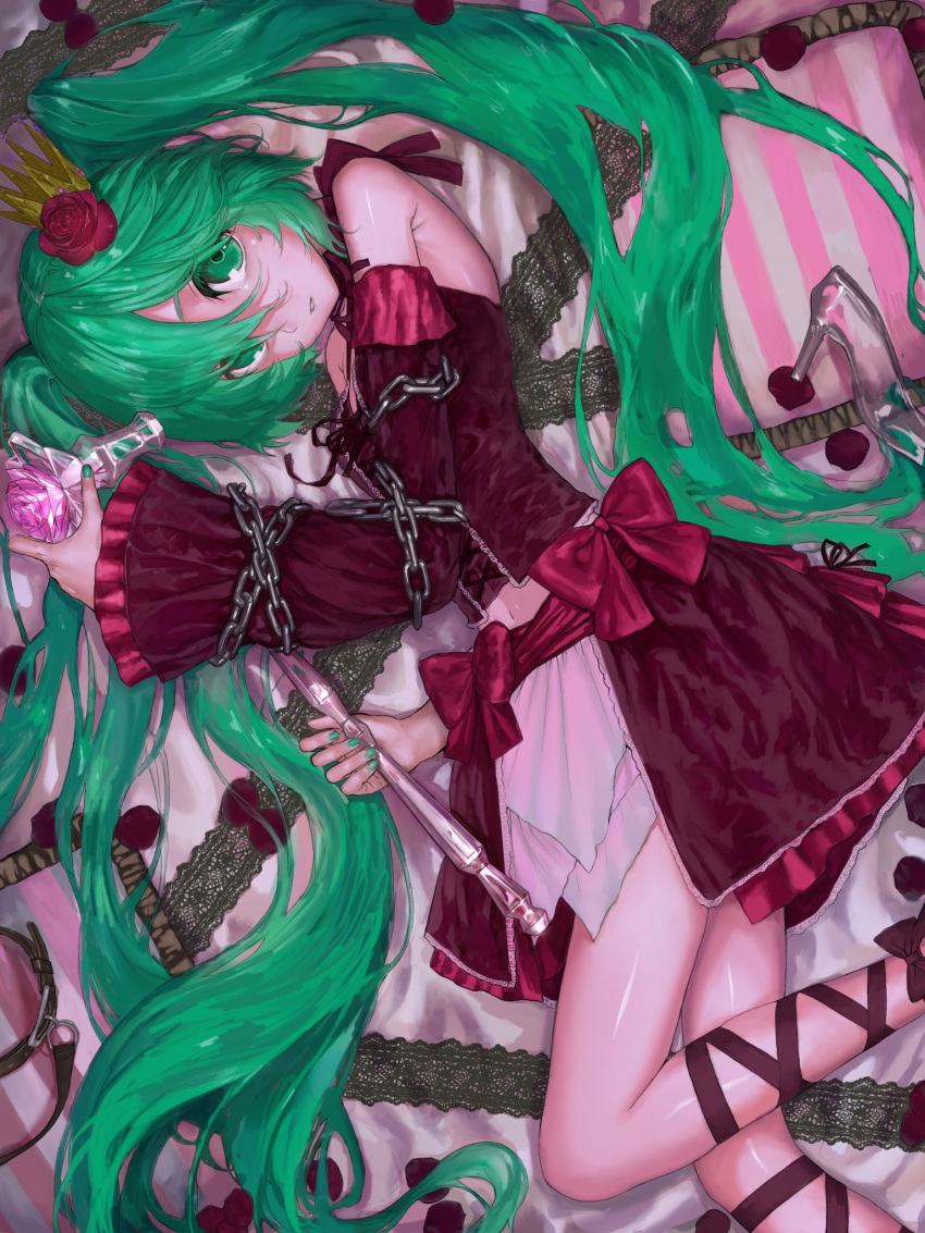 bare_shoulders bed_sheet chain collar corset crown detached_sleeves flower frilled_sleeves frills glass_slipper green_eyes green_hair green_nails hair_flower hair_ornament hatsune_miku highres korpokkur_kne lace leg_ribbon looking_at_viewer lying mini_crown navel on_bed on_side parted_lips petals red_flower red_rose ribbon romeo_to_cinderella_(vocaloid) rose striped_pillow vintage_dress_(module) vocaloid wide_sleeves