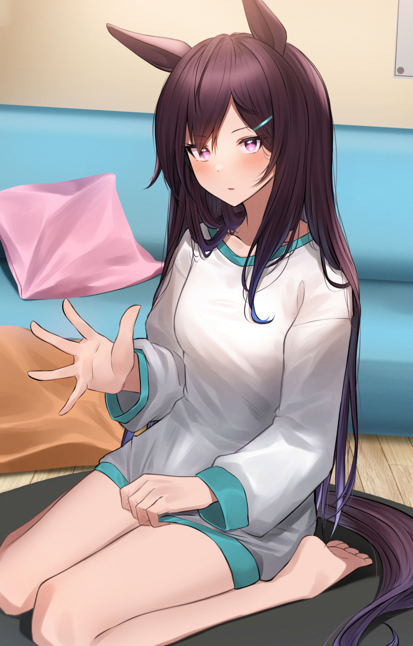 1girl absurdres animal_ears black_hair breasts casual collarbone commentary_request couch highres horse_ears horse_girl horse_tail kuro_imu lap_pillow lap_pillow_invitation legs looking_at_viewer medium_breasts mejiro_dober_(umamusume) pillow shirt tail thigh-highs umamusume violet_eyes