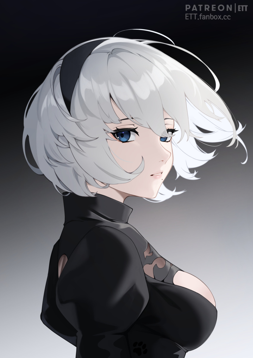 1girl black_background black_dress black_hairband blue_eyes breasts commentary dress ett from_side gradient gradient_background grey_background hairband highres juliet_sleeves large_breasts long_sleeves looking_at_viewer mole mole_under_mouth nier_(series) nier_automata puffy_sleeves short_hair silver_hair solo upper_body yorha_no._2_type_b