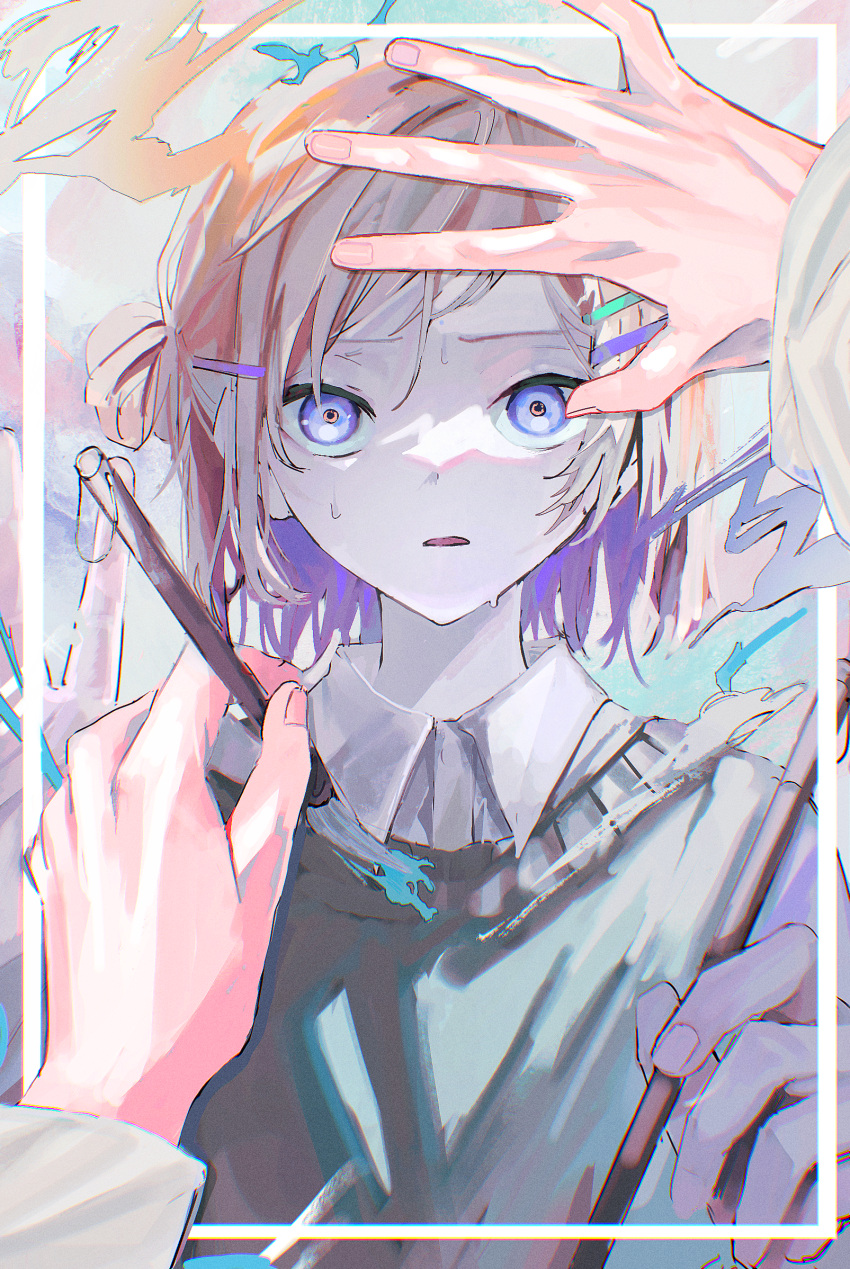 1girl abstract_background bangs collared_shirt grey_sweater hair_bun hair_ornament hairclip highres holding holding_paintbrush looking_at_viewer medium_hair original paintbrush painting parted_lips pink_hair shirt siun_5513 solo_focus sweater upper_body violet_eyes white_shirt