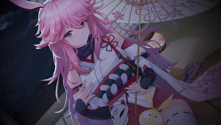 1girl absurdres animal_ears bangs bare_shoulders closed_mouth clouds cloudy_sky doll fox_ears fox_mask highres holding holding_paper homu_(honkai_impact) honkai_(series) honkai_impact_3rd hy199802 japanese_clothes looking_at_viewer mask miko night night_sky oil-paper_umbrella outdoors paper pink_hair pink_skirt skirt sky smile solo thigh-highs umbrella violet_eyes white_legwear white_sleeves yae_sakura yae_sakura_(gyakushinn_miko)