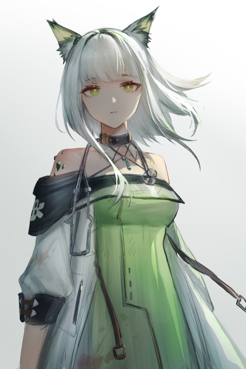 1girl absurdres animal_ears arknights bangs bilibilida black_choker cat_ears chinese_commentary choker commentary_request dress green_dress green_eyes grey_background highres kal'tsit_(arknights) labcoat looking_at_viewer medium_hair off-shoulder_dress off_shoulder oripathy_lesion_(arknights) parted_lips solo stethoscope upper_body white_hair