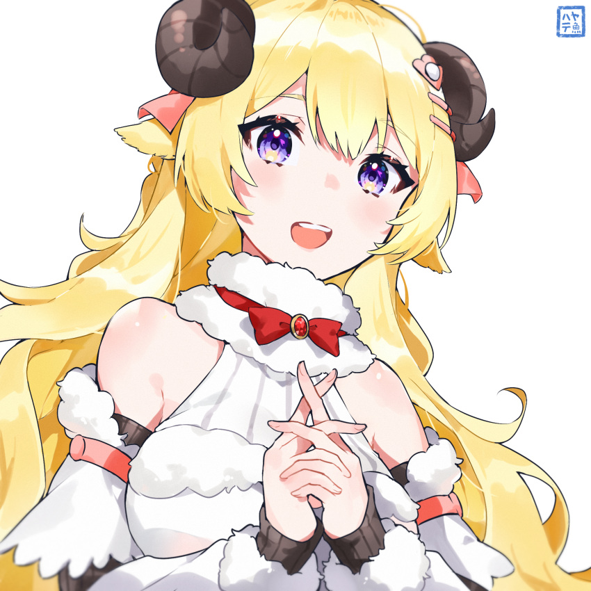 1girl :d animal_ears bangs bare_shoulders blonde_hair bow breasts curled_horns detached_sleeves dress eyebrows_visible_through_hair fur-trimmed_sleeves fur_trim hair_between_eyes hair_ornament hairclip hands_up hayate_fish highres hololive horns interlocked_fingers long_hair long_sleeves looking_at_viewer medium_breasts own_hands_together red_bow sheep_ears sheep_girl sheep_horns simple_background sleeveless sleeveless_dress smile solo teeth tsunomaki_watame upper_teeth violet_eyes virtual_youtuber white_background white_dress white_sleeves