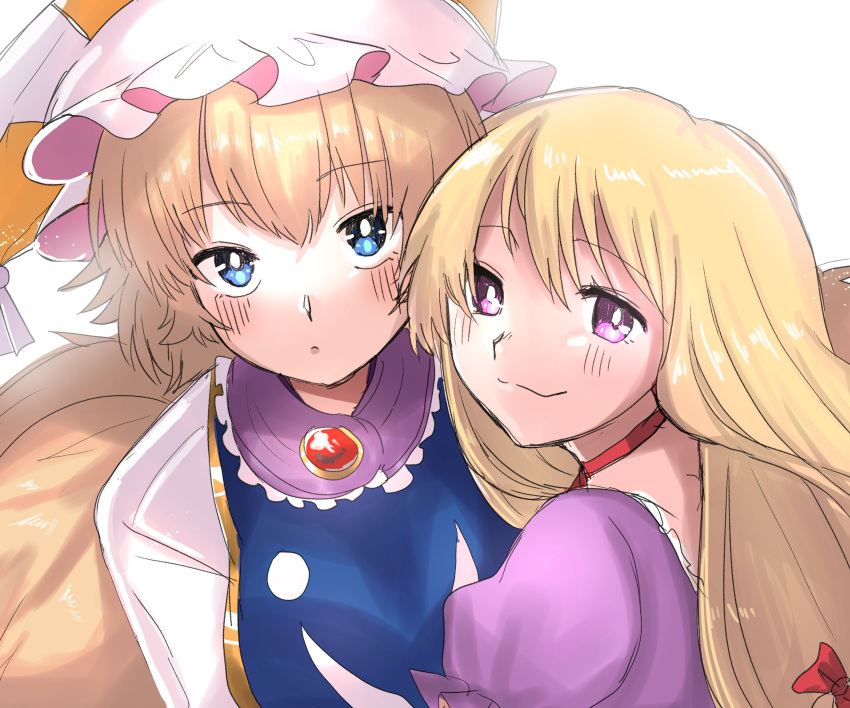 2girls absurdres back_cutout blonde_hair blue_eyes blush bow bright_pupils brooch choker closed_mouth clothing_cutout commentary_request dress eyebrows_visible_through_hair fox_tail hair_bow hat highres jewelry kashiwara_mana kitsune long_hair looking_at_viewer looking_to_the_side multiple_girls no_hat no_headwear pillow_hat puffy_short_sleeves puffy_sleeves red_bow red_choker short_hair short_sleeves simple_background sketch smile tail touhou upper_body violet_eyes white_background white_dress white_headwear white_pupils yakumo_ran yakumo_yukari