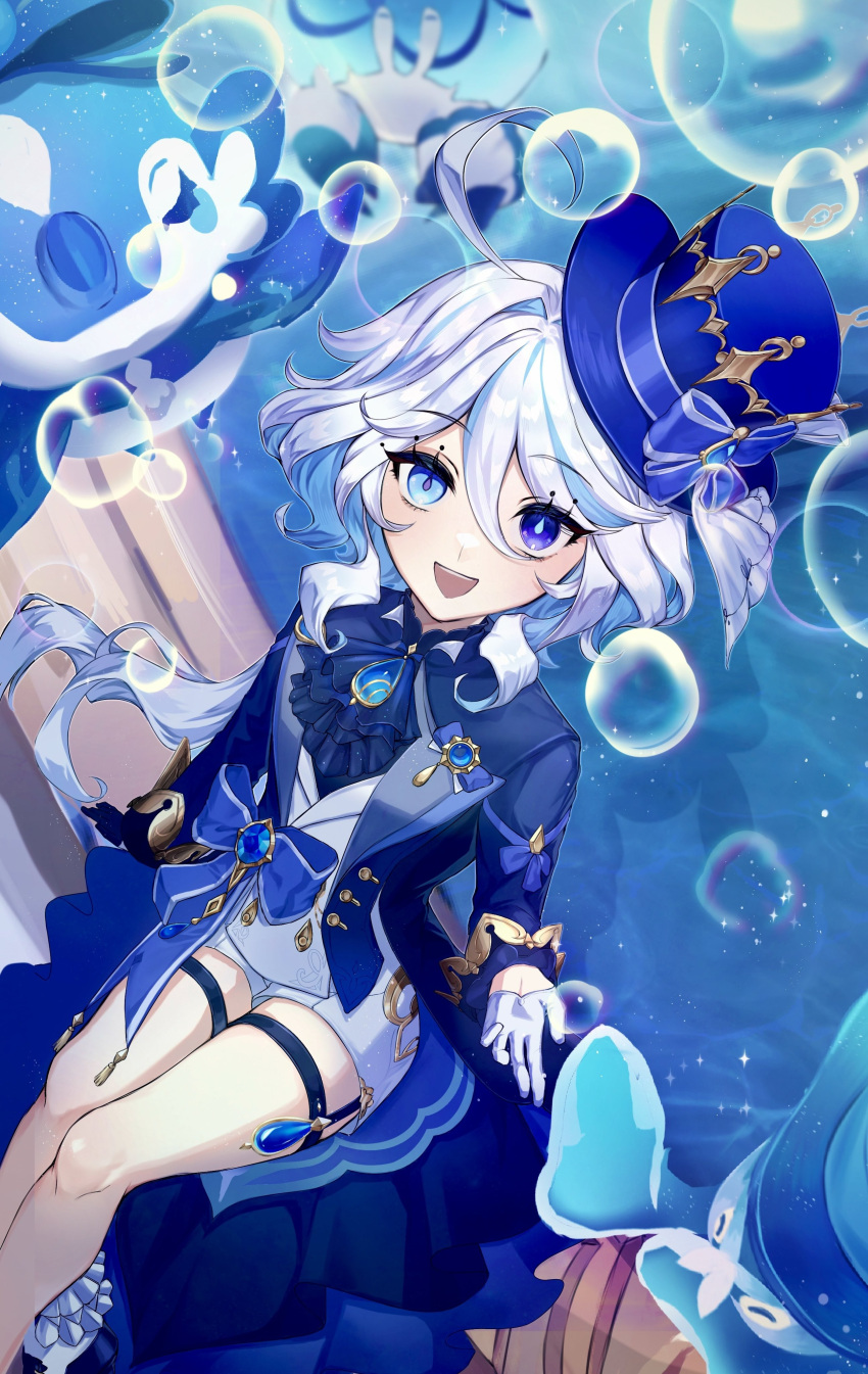 1girl absurdres ahoge ascot asymmetrical_gloves black_ascot blue_ascot blue_brooch blue_eyes blue_gemstone blue_hair blue_headwear blue_jacket bubble cowlick drop-shaped_pupils fountain furina_(genshin_impact) gem genshin_impact gloves hair_between_eyes hat heterochromia highres il0ha_genshin jacket light_blue_hair long_hair long_sleeves looking_at_viewer mismatched_gloves mismatched_pupils multicolored_hair open_mouth shorts sitting smile solo streaked_hair top_hat water white_hair white_shorts white_trim_bow