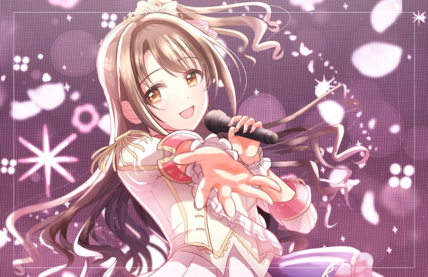 1girl :d brown_hair citrusmikan display_board foreshortening highres holding holding_microphone idol idolmaster idolmaster_cinderella_girls long_hair looking_at_viewer microphone music one_side_up outstretched_arm reaching_out shimamura_uzuki shiny shiny_hair singing smile solo stage wavy_hair