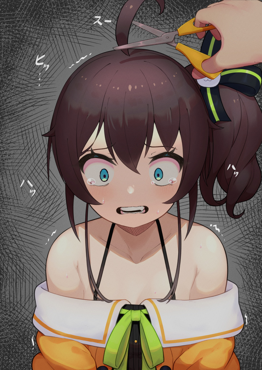 1girl absurdres ahoge bangs bare_shoulders blue_eyes brown_hair collarbone commentary_request crying crying_with_eyes_open cutting_hair eyebrows_visible_through_hair green_ribbon grey_background halterneck highres hololive lunch_boxer motion_lines natsuiro_matsuri off_shoulder open_mouth ribbon scissors short_hair side_ponytail solo_focus tears teeth trembling upper_body virtual_youtuber wide-eyed