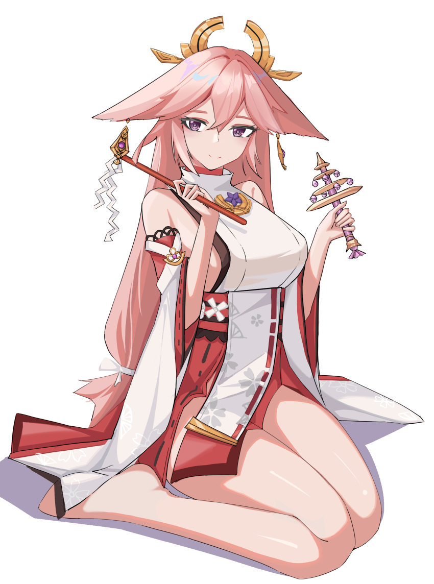 1girl absurdres animal_ears bangs bare_legs barefoot breasts chinese_commentary commentary_request detached_sleeves fox_ears genshin_impact gohei hair_between_eyes hands_up highres holding large_breasts long_hair looking_at_viewer low-tied_long_hair pink_hair qingyi_(qingyi_qwq) red_skirt shirt simple_background sitting skirt sleeveless sleeveless_shirt smile solo thighs very_long_hair violet_eyes wariza white_background white_shirt yae_miko