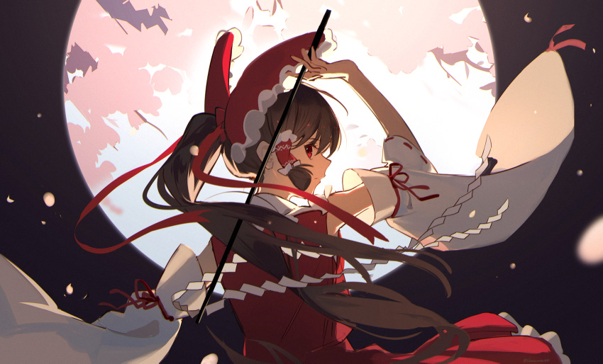 1girl black_hair bow detached_sleeves full_moon gohei hair_bow hair_tubes hakurei_reimu highres holding hua_ben_wuming long_hair long_sleeves looking_back moon night night_sky outdoors ponytail profile red_bow red_eyes red_skirt ribbon-trimmed_sleeves ribbon_trim shirt sidelocks sideways_glance skirt skirt_set sky solo touhou wide_sleeves
