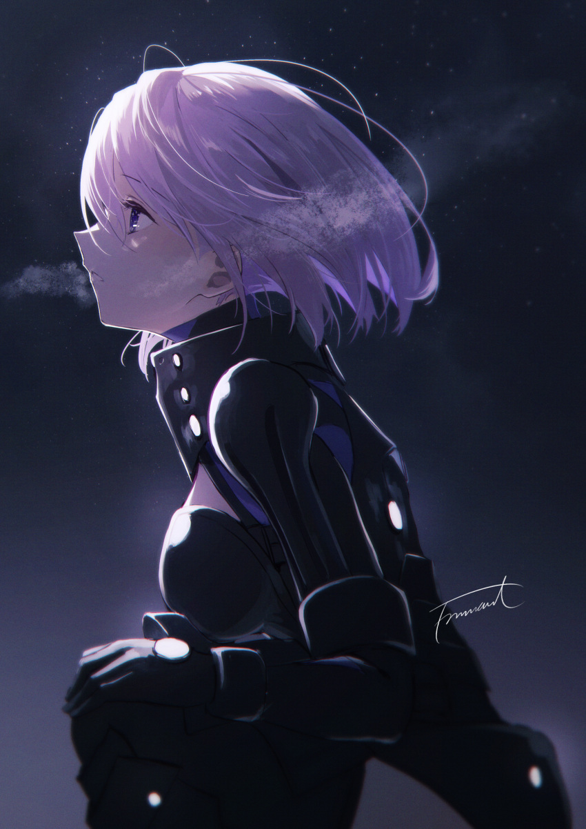 1girl armor armored_leotard black_armor black_leotard breastplate breath commentary eyebrows_visible_through_hair fate/grand_order fate_(series) floating_hair from_side highres leotard light_purple_hair looking_away mash_kyrielight mash_kyrielight_(ortenaus) moto_u_toe_say parted_lips profile short_hair signature sitting solo violet_eyes