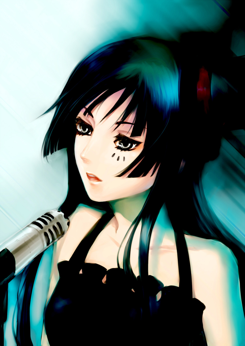 1girl akiyama_mio bangs bare_shoulders black_hair blunt_bangs don't_say_"lazy" dress even_(artist) facepaint hat highres hime_cut k-on! long_hair microphone microphone_stand mini_top_hat silver_eyes singing solo top_hat