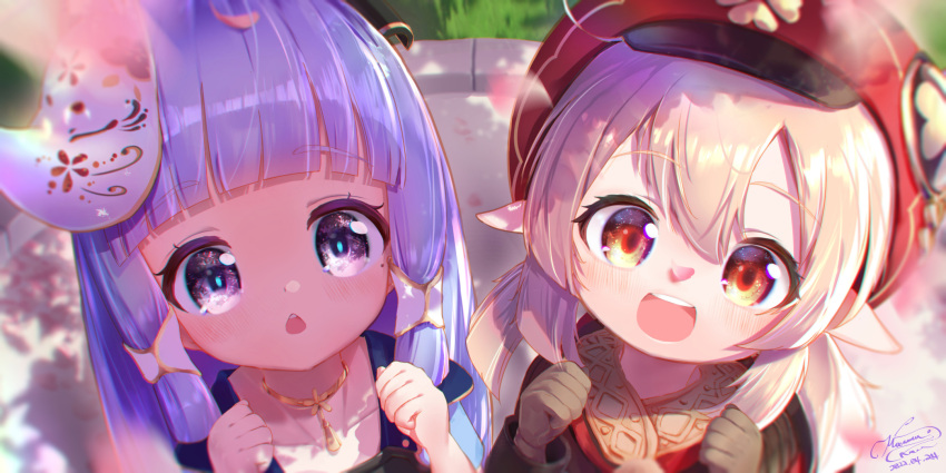 2girls :d ahoge bangs blunt_bangs blurry brown_gloves brown_scarf cabbie_hat chestnut_mouth child choker clenched_hands clover_print coat commentary_request depth_of_field eyebrows_visible_through_hair fox_mask from_above genshin_impact gloves grey_eyes hair_between_eyes hair_tubes hat hat_feather hat_ornament highres kamisato_ayaka klee_(genshin_impact) light_brown_hair long_hair long_sleeves looking_at_viewer looking_up low_twintails mask mask_on_head moemaru mole mole_under_eye multiple_girls orange_eyes parted_lips petals pointy_ears red_coat red_headwear scarf sidelocks silver_hair smile tree_shade twintails younger