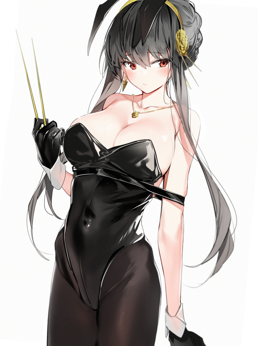 1girl absurdres bangs black_hair breasts highres large_breasts long_hair looking_at_viewer red_eyes sidelocks silver_(chenwen) spy_x_family thighs yor_briar