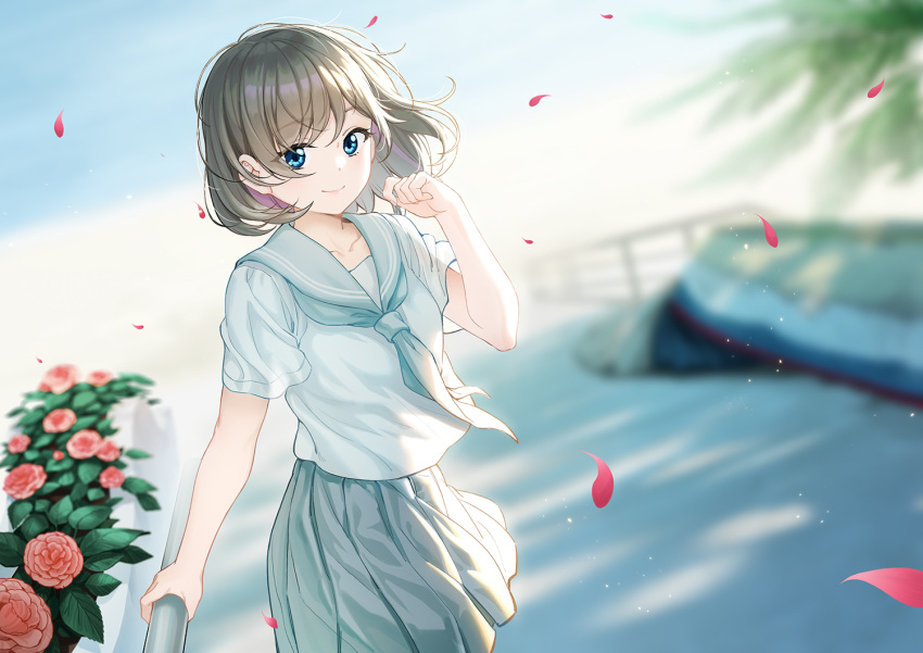1girl bangs beach blue_eyes blue_sky blurry blurry_background closed_mouth collarbone commentary cowboy_shot day dutch_angle eyebrows_visible_through_hair falling_petals flower grey_hair grey_neckerchief grey_sailor_collar grey_skirt hand_on_railing hand_up light_particles looking_at_viewer love_live! love_live!_superstar!! miniskirt multicolored_hair neckerchief outdoors petals pink_hair pleated_skirt red_flower sailor_collar school_uniform serafuku shiny shiny_hair shirt short_hair short_sleeves skirt sky smile solo standing streaked_hair sunlight tang_keke two-tone_hair white_shirt zhanzheng_zi