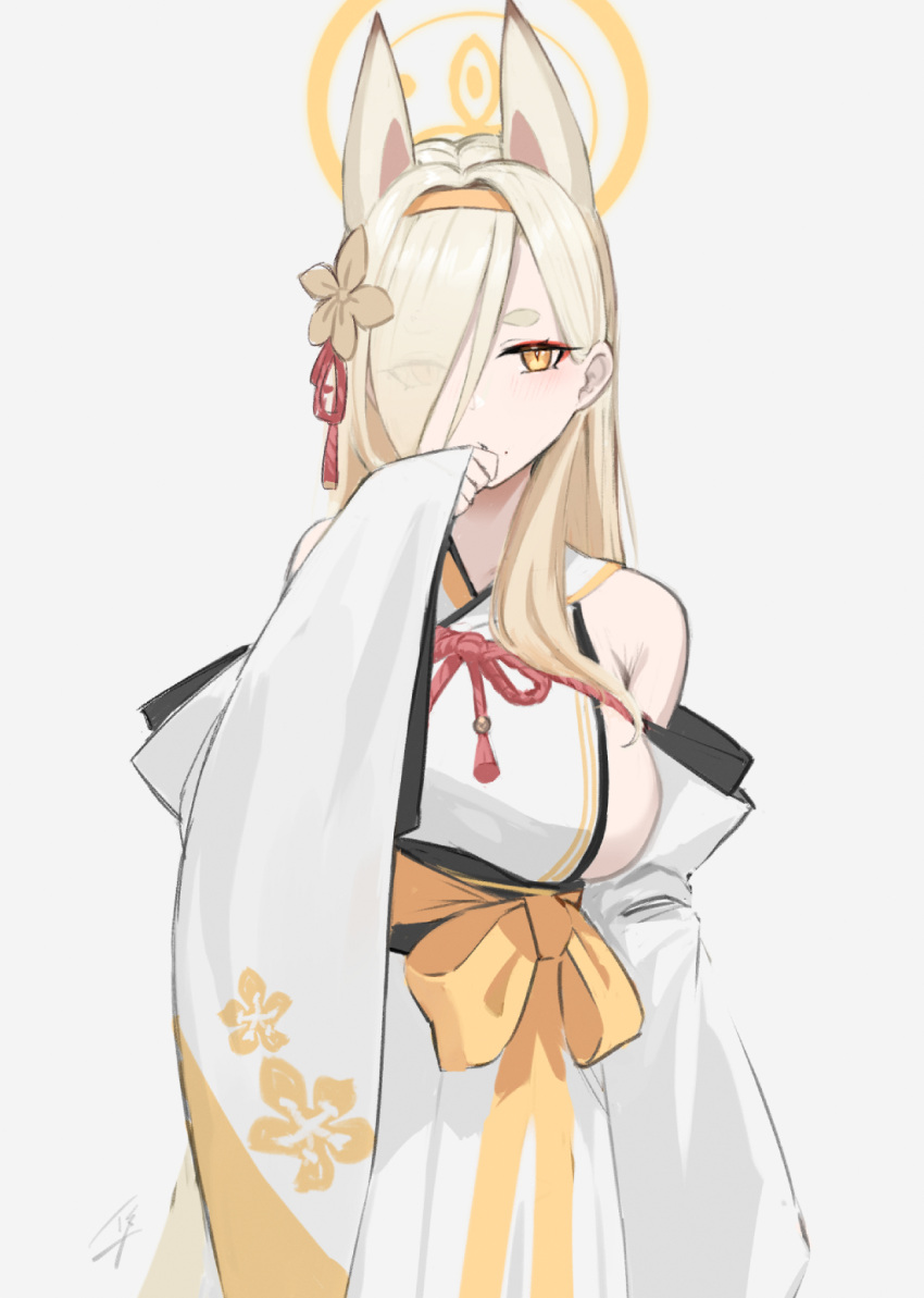 1girl animal_ears bangs bare_shoulders blonde_hair blue_archive blush breasts eyeliner floral_print fox_ears hairband halo hayabusa highres japanese_clothes kaho_(blue_archive) kimono large_breasts long_hair long_sleeves looking_at_viewer makeup obi sash sideboob solo white_kimono wide_sleeves yellow_eyes
