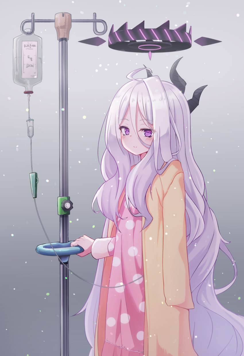 1girl bangs blue_archive coat coat_on_shoulders commentary_request demon_girl demon_horns eyebrows_visible_through_hair gradient gradient_background grey_background hair_between_eyes highres hina_(blue_archive) holding horns intravenous_drip iv_stand long_hair long_sleeves looking_at_viewer nenosame pajamas pink_pajamas polka_dot polka_dot_pajamas sidelocks simple_background smile solo violet_eyes white_hair yellow_coat