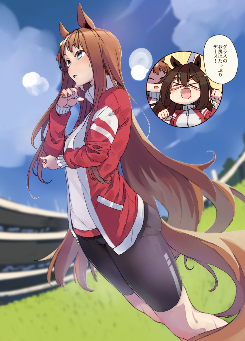 &gt;_&lt; 2girls animal_ears bike_shorts blush brown_hair el_condor_pasa_(umamusume) grass grass_wonder_(umamusume) heavy_breathing hidori_(hibi_toridori) highres horse_ears horse_girl horse_tail long_hair mask multiple_girls open_mouth racetrack sky tail translation_request umamusume