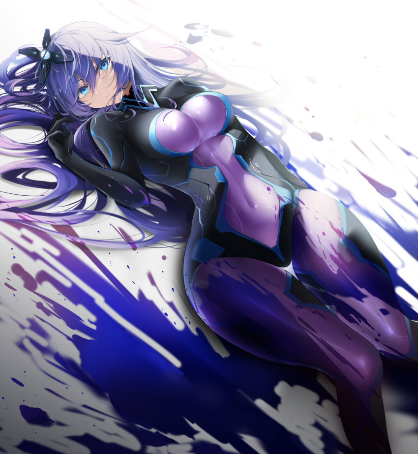 1girl bangs blue_eyes bodysuit breasts covered_navel hair_ornament highres large_breasts long_hair looking_at_viewer lying neptune_(series) on_back purple_bodysuit purple_hair purple_heart solo thighs xi_ying