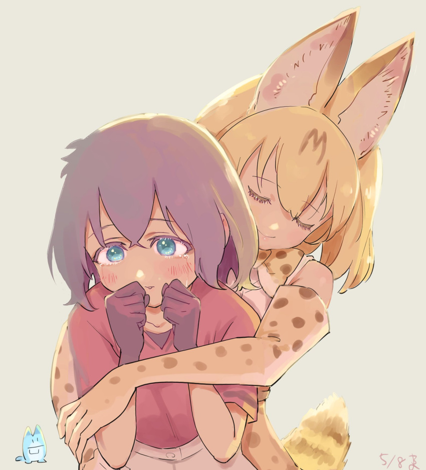 2girls animal_ears bare_shoulders black_gloves black_hair blonde_hair blue_eyes blush bow bowtie cat_ears cat_girl cat_tail closed_eyes commentary_request elbow_gloves eyebrows_visible_through_hair eyelashes gloves grey_shorts high-waist_skirt highres hug hug_from_behind kaban_(kemono_friends) kemono_friends multiple_girls no_hat no_headwear print_bow print_bowtie print_gloves print_skirt red_shirt serval_(kemono_friends) serval_print shirt short_hair short_sleeves shorts skirt sleeveless t-shirt tail tears wamawmwm white_shirt