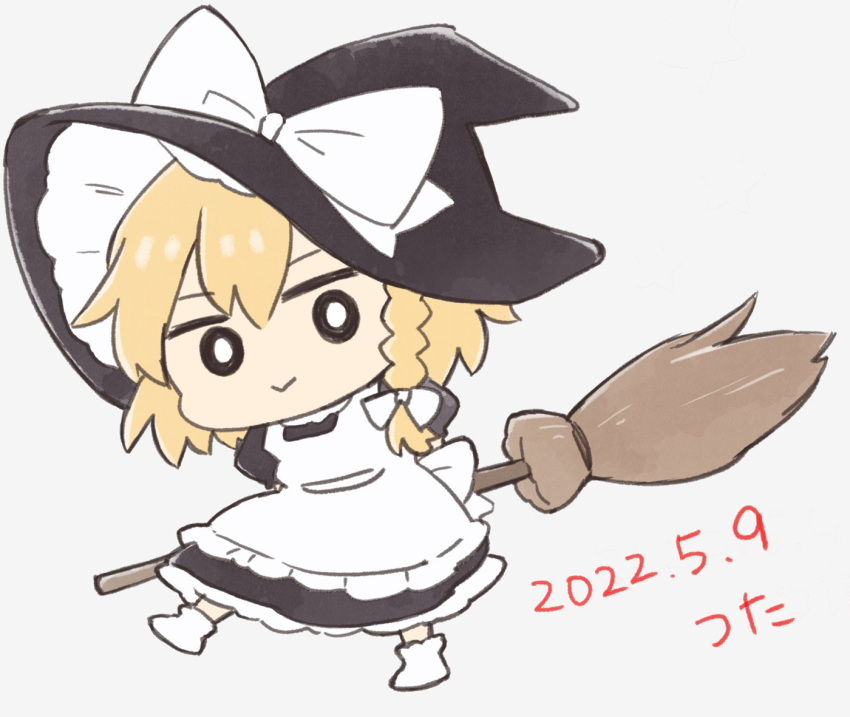 1girl :&gt; apron black_dress blonde_hair bow braid broom chibi cyu_ta dress hair_bow hat hat_bow kirisame_marisa looking_at_viewer short_hair short_sleeves side_braid simple_background single_braid solo touhou white_background white_bow witch_hat