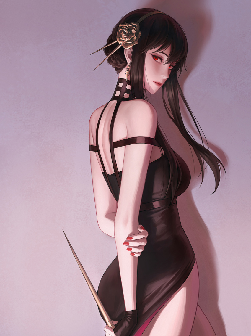 1girl arm_behind_back bangs bare_shoulders black_dress black_gloves black_hair breasts commentary dagger dress earrings fingerless_gloves flower from_behind gloves gold_earrings gold_hairband highres holding holding_dagger holding_own_arm holding_weapon jewelry knife lips looking_at_viewer looking_back medium_breasts nail_polish nuker_(nukerdraws) off-shoulder_dress off_shoulder red_eyes red_nails rose short_hair_with_long_locks single_glove solo spy_x_family standing thighs weapon yor_briar