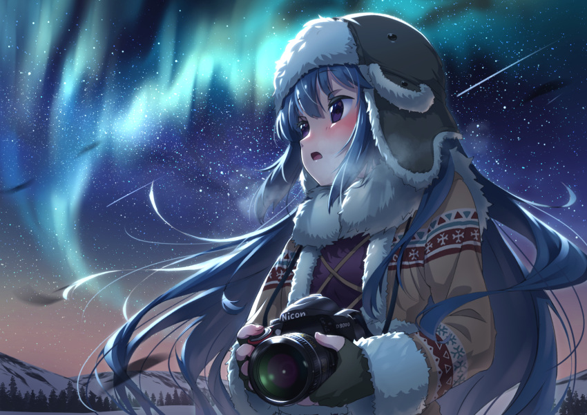 1girl aurora blue_hair brand_name_imitation brown_jacket camera commentary_request eyebrows_visible_through_hair fingerless_gloves fur-trimmed_jacket fur-trimmed_sleeves fur_trim gloves grey_gloves hair_between_eyes highres holding holding_camera jacket kuromasu long_hair looking_away mountain mountainous_horizon night open_clothes open_jacket outdoors shima_rin sidelocks sky snow solo star_(sky) starry_sky tree upper_body very_long_hair violet_eyes yurucamp