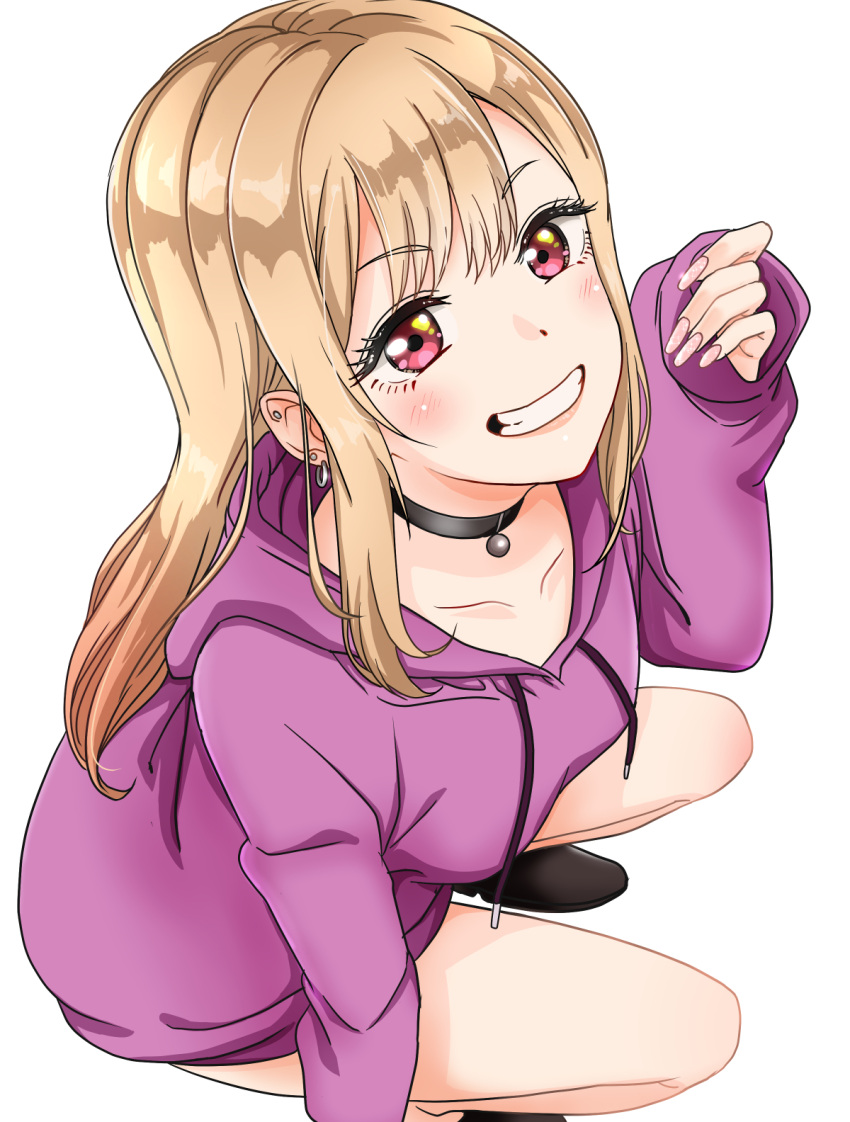 1girl bangs barbell_piercing black_choker black_footwear blonde_hair choker collarbone commentary earrings gradient_hair highres hood hoodie jewelry kanau kitagawa_marin long_hair looking_at_viewer multicolored_hair piercing purple_hoodie red_eyes redhead simple_background smile solo sono_bisque_doll_wa_koi_wo_suru squatting swept_bangs white_background