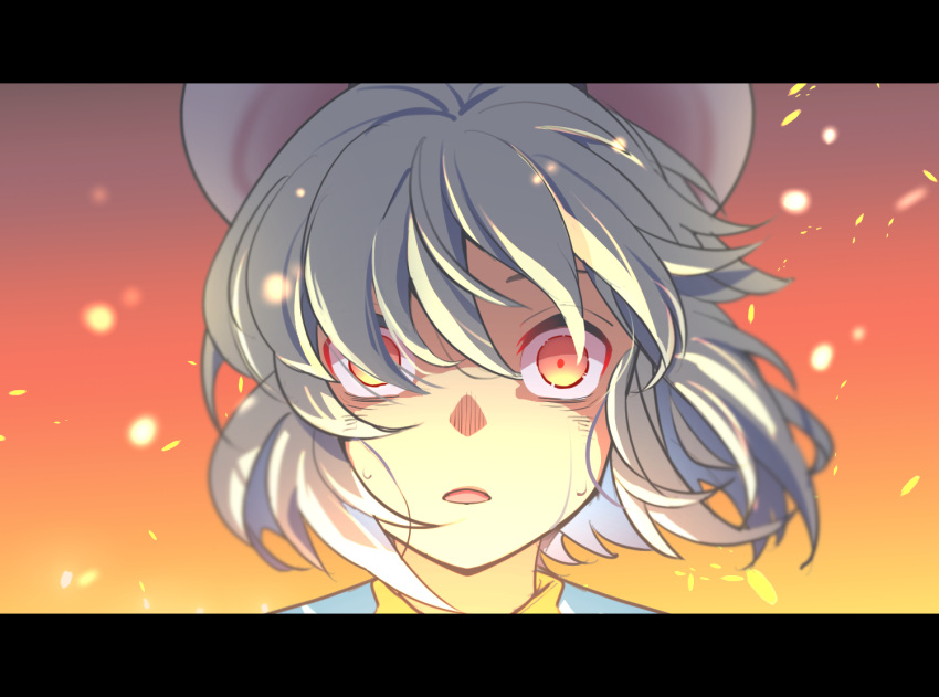 1girl animal_ears bangs embers grey_hair letterboxed looking_at_viewer mouse_ears nayozane_(worker7) nazrin open_mouth orange_background portrait red_background short_hair solo sweat touhou wide-eyed wind