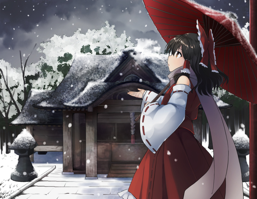 1girl bangs bow brown_hair cowboy_shot detached_sleeves eyebrows_visible_through_hair frilled_bow frilled_hair_tubes frilled_skirt frills from_side hair_between_eyes hair_bow hair_tubes hakurei_reimu highres holding holding_umbrella long_hair looking_up nontraditional_miko oil-paper_umbrella outdoors outstretched_arm red_bow red_eyes red_skirt red_umbrella ribbon-trimmed_sleeves ribbon_trim scarf shirt sidelocks skirt snow snowing solo touhou umbrella white_sleeves wide_sleeves yossy_(yossy1130)